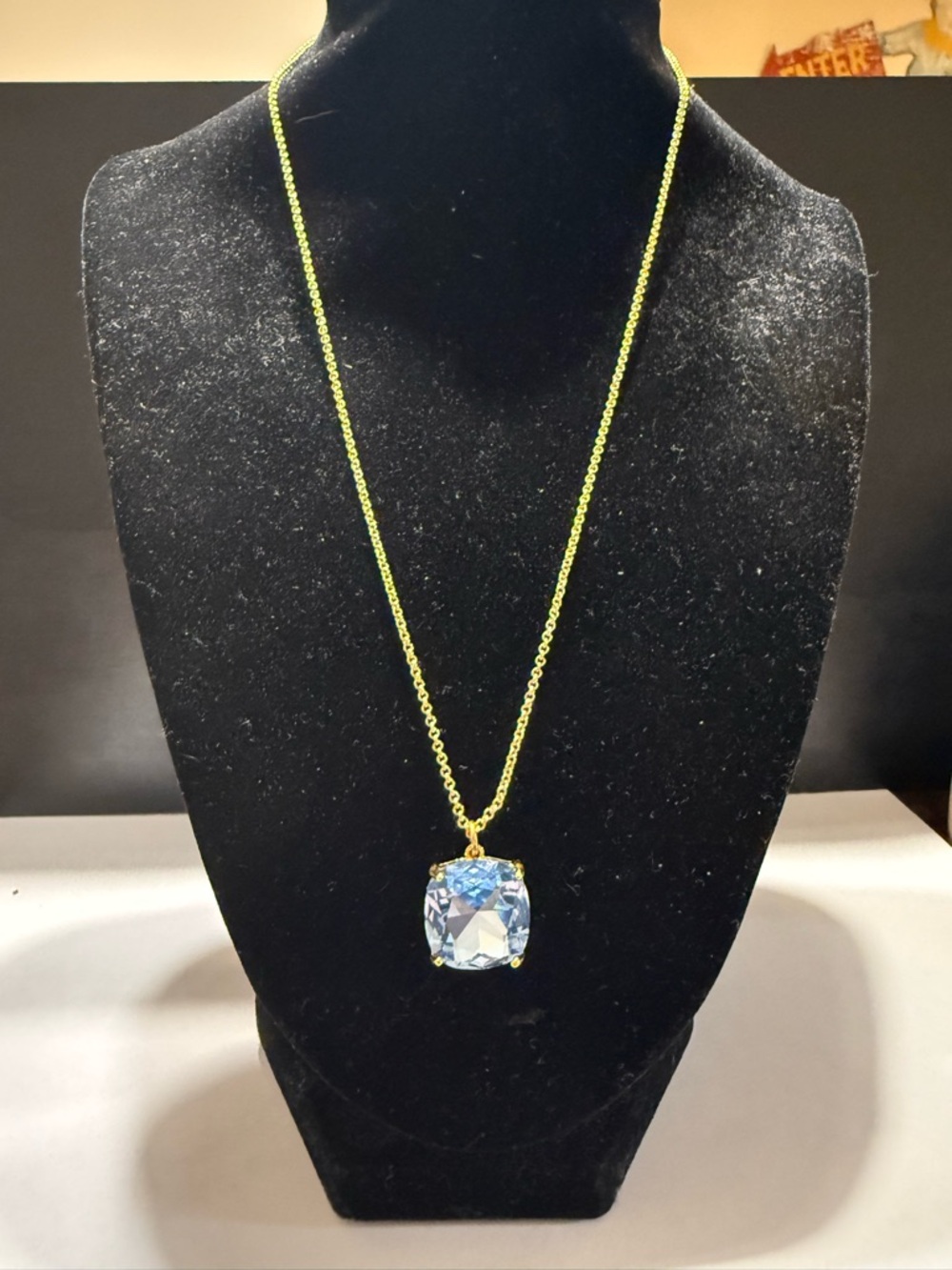 New Tory Burch Gold Tone Chain Blue Diamond like Pendant Logo adjustable